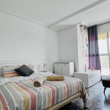 Apartamento Apartamento Compartido Con Vista Al Puerto Valencia Exterior foto